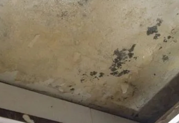 阆中阳台漏水维修公司分享下阆中卫生间渗水维修需要注意哪些问题。